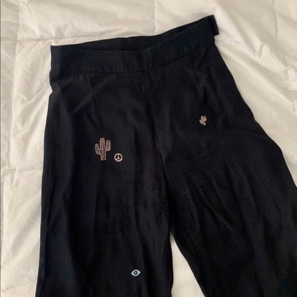 VEDA Uma Silk Pants - Picture 2 of 5